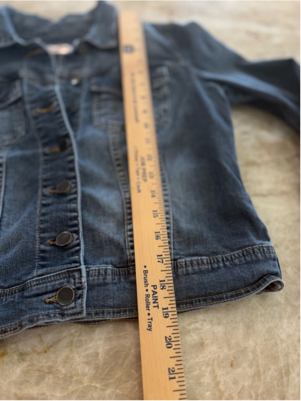 KUT from the Kloth Blue Denim Jean Jacket Size M, chest pocket, pin tuck - Picture 9 of 15